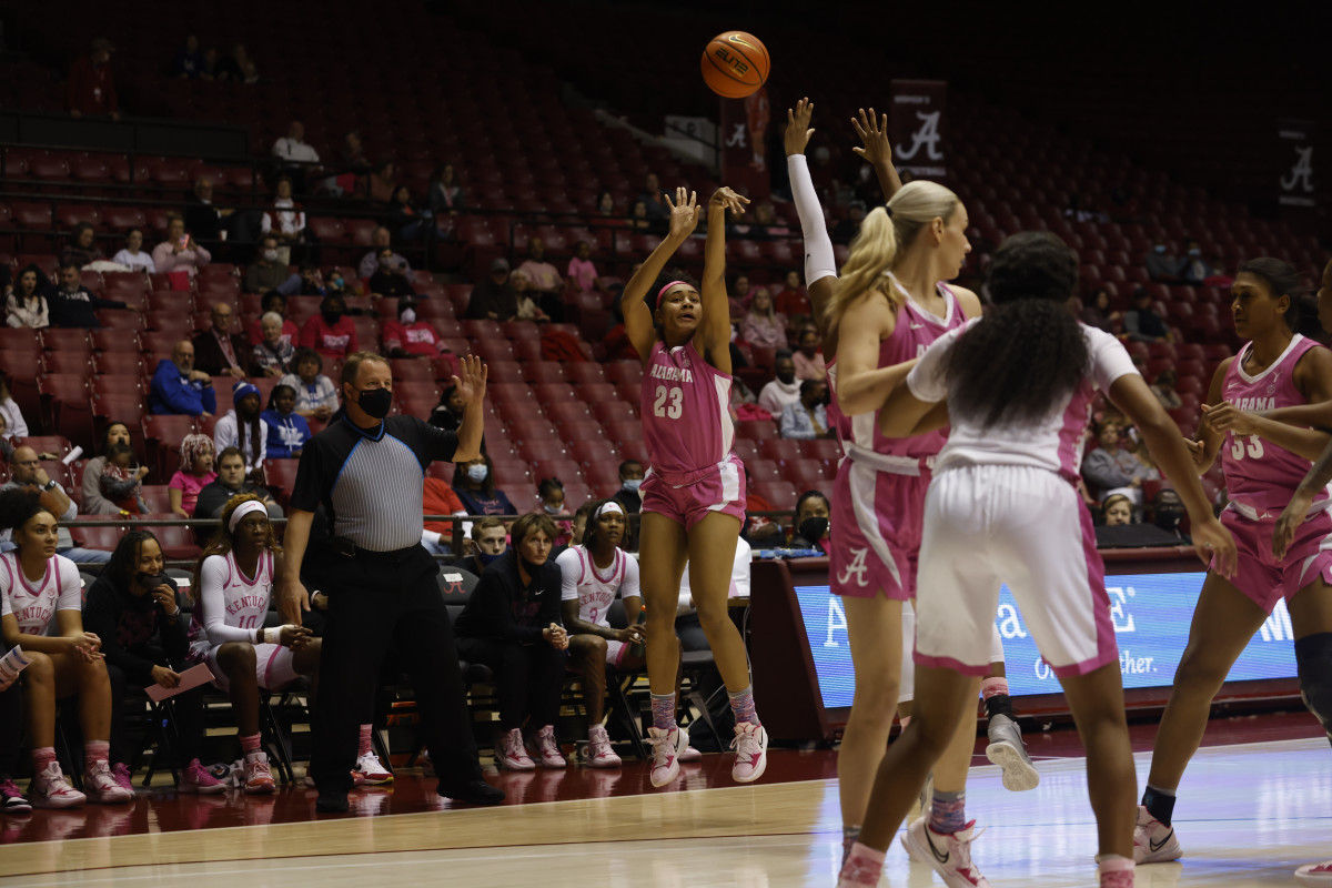 021322_WBB_DavisBr_Kentucky_JH1156